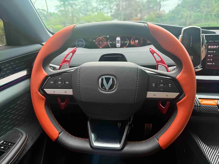 Changan UNI-V 2024 1.5 T Sport — фото 15