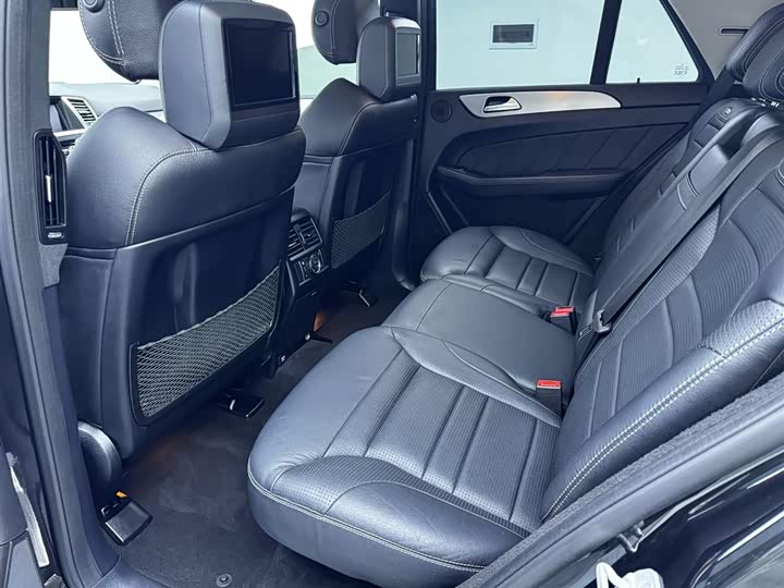Mercedes-Benz M-Class 2015 AMG ML 63 — фото 21