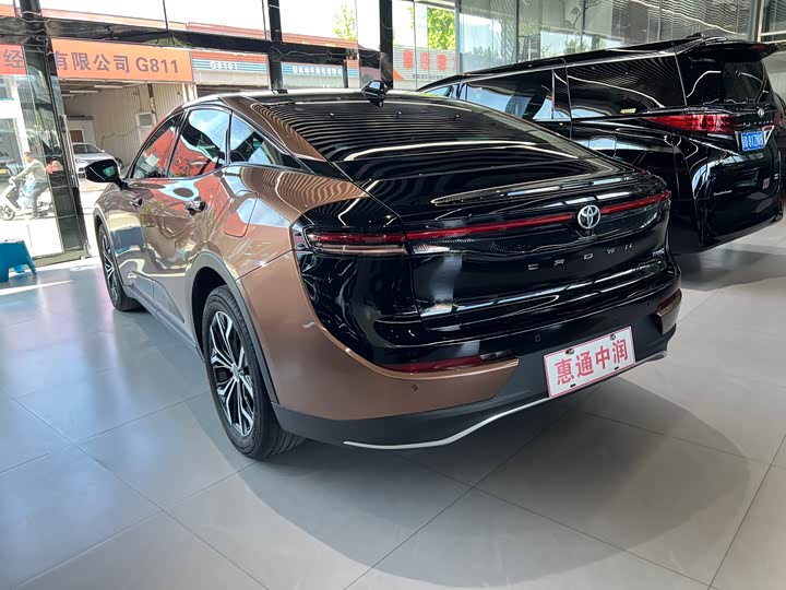 Toyota Sport 2023 2.5 L Sport Cross HEV 2 WD — фото 4