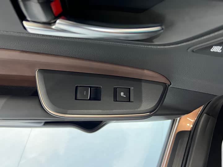 Toyota Sport 2023 2.5 L Sport Cross HEV 2 WD — фото 11