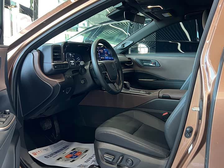Toyota Sport 2023 2.5 L Sport Cross HEV 2 WD — фото 13