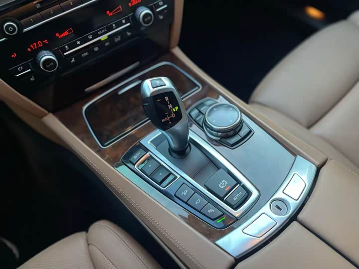BMW 7-Series 2013 750 Li x Drive — фото 19