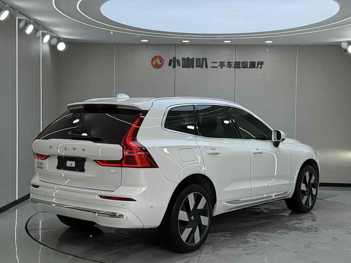 Volvo XC60 Hybrid 2024 T 8 PHEV 4 WD — фото 5