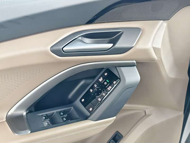 Audi Q5L 2026 2.0 T Luxury — фото 13