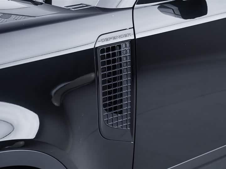 Land Rover Defender — фото 10