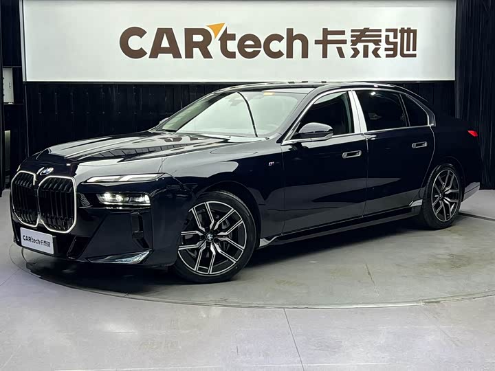 BMW 7-Series 2023 735 Li M