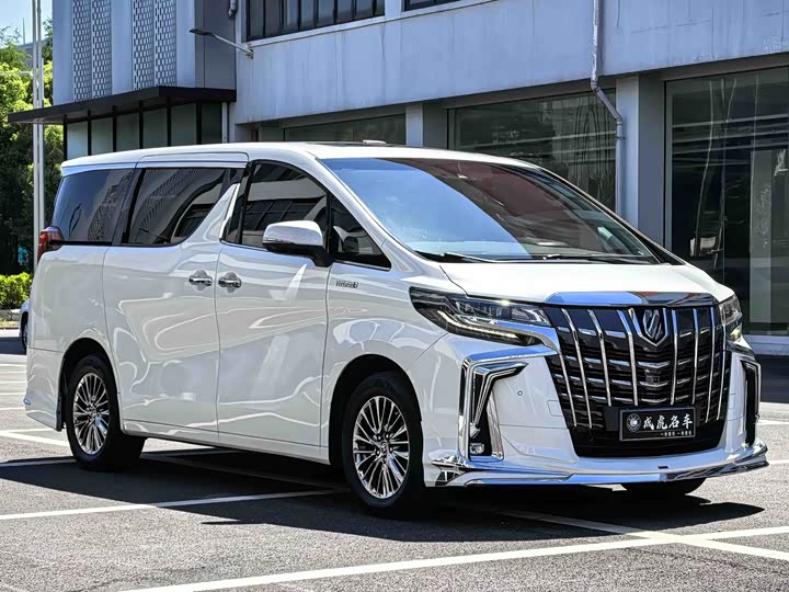 Toyota Alphard — фото 3