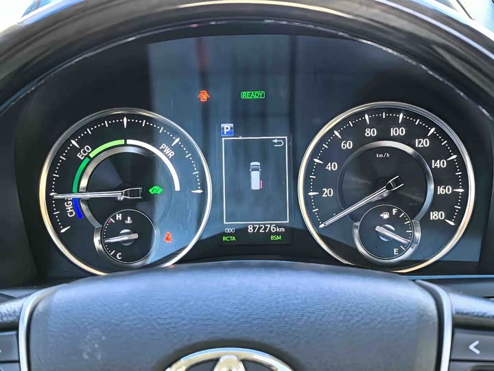 Toyota Alphard — фото 17