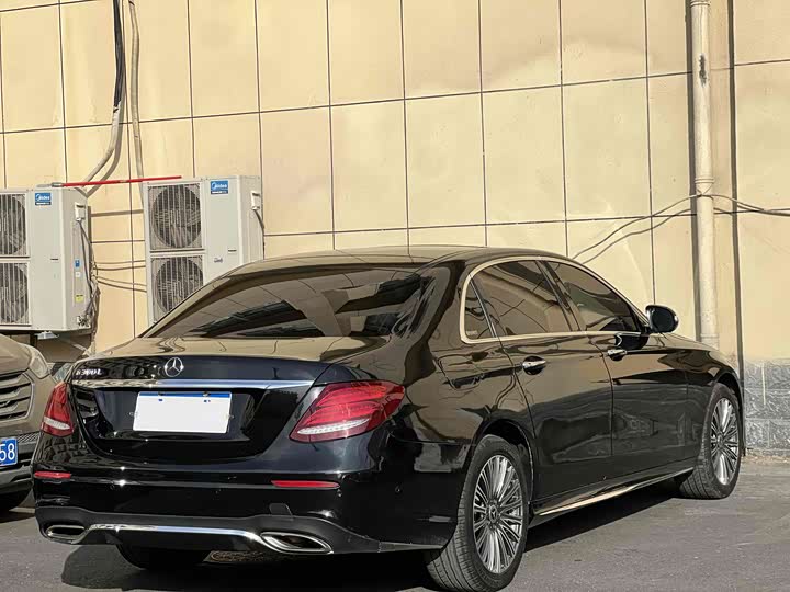 Mercedes-Benz E-Class 2019 E 300 L Luxury — фото 4