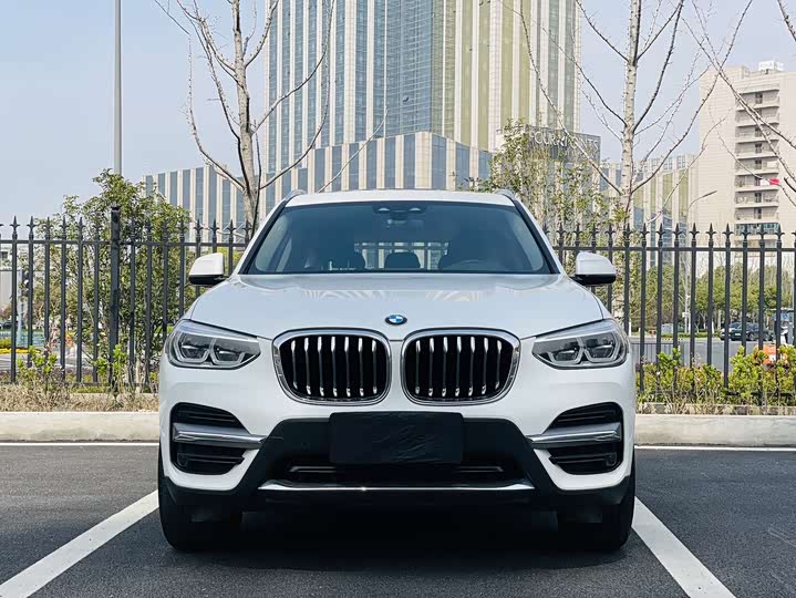 BMW X3 2019 x Drive 28i — фото 2