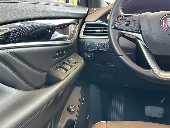 Buick Enclave — фото 17