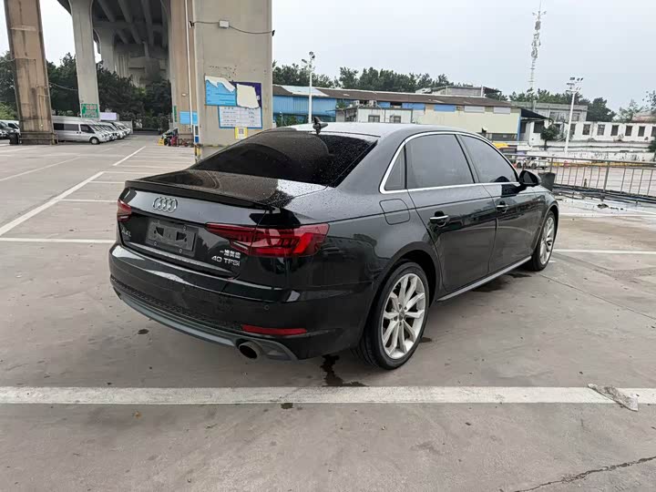 Audi A4L 2018 30 40 TFSI — фото 4