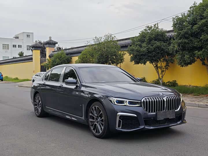 BMW 7-Series 2019 740 Li x Drive M — фото 3