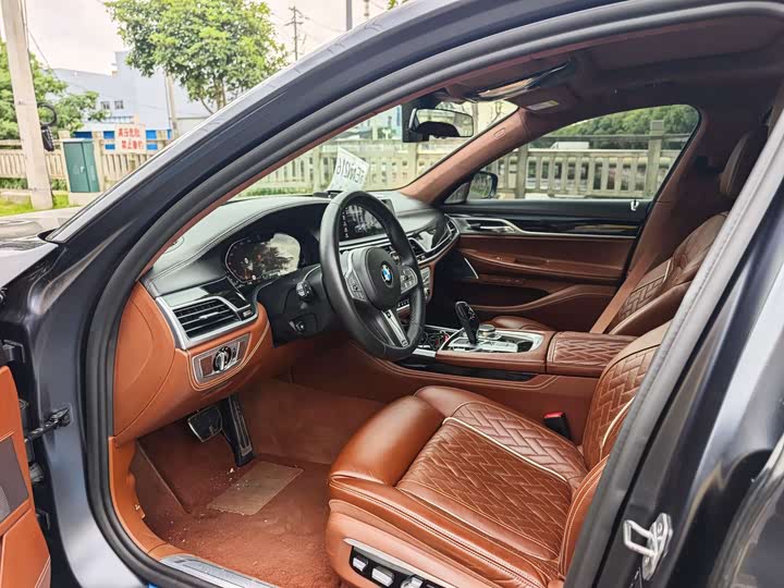 BMW 7-Series 2019 740 Li x Drive M — фото 4