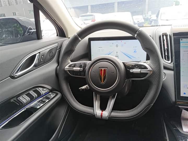 Hongqi HS3 PHEV 2024 115km — фото 11