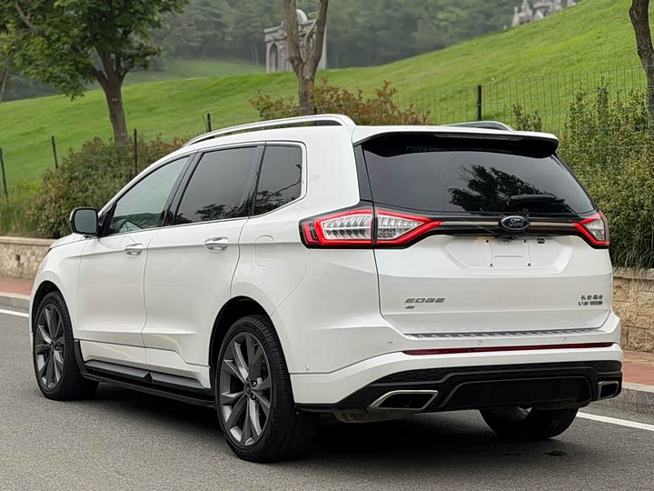 Ford Edge — фото 4
