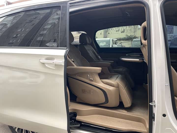 Buick GL 8 2020 ES 653 T Luxury — фото 8
