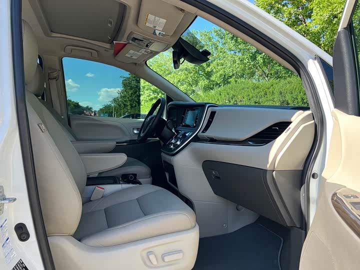 Toyota SIENNA 2019 3.5 L AT — фото 14