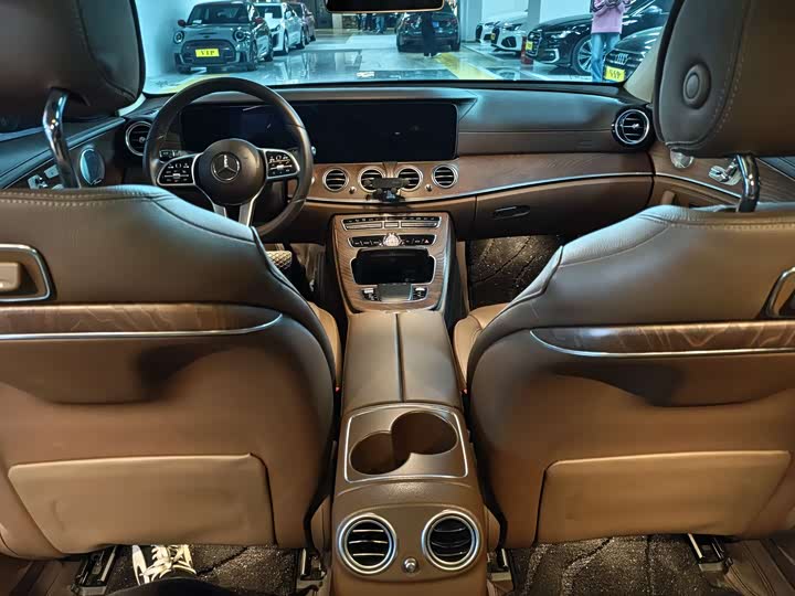 Mercedes-Benz E-Class 2020 E 300 L Luxury — фото 4