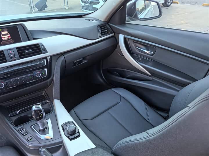 BMW 3 Series 320Li базовая — фото 14