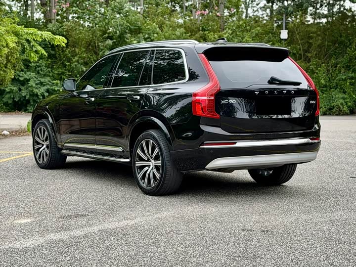Volvo XC90 2022 B 6 7 — фото 8