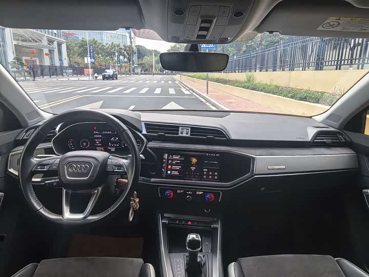 Audi Q3 2022 35 TFSI — фото 15