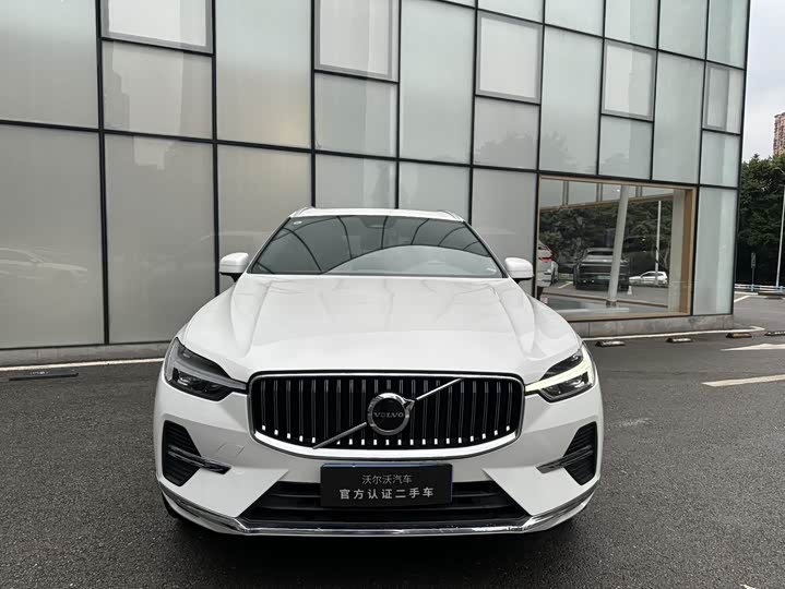 Volvo XC60 2025 B 5 4 WD — фото 3