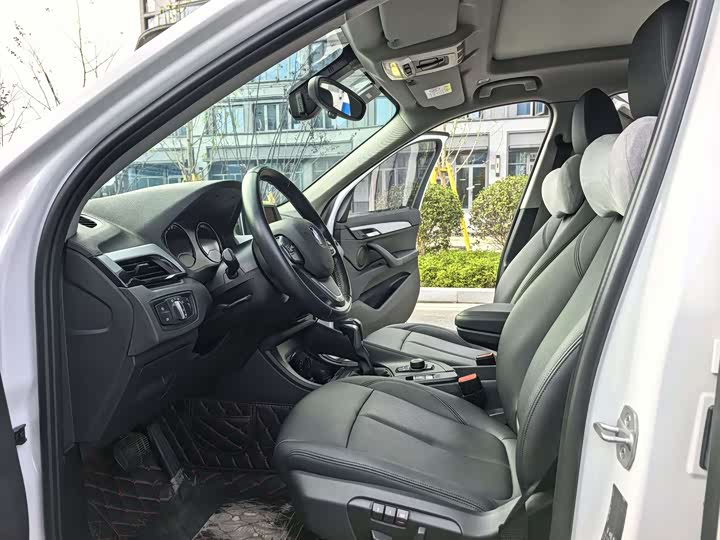 BMW X1 2019 s Drive 20 Li Leading — фото 4