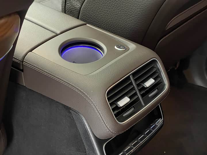 Mercedes-Benz GLS 2023 GLS 450 4 MATIC Luxury — фото 18