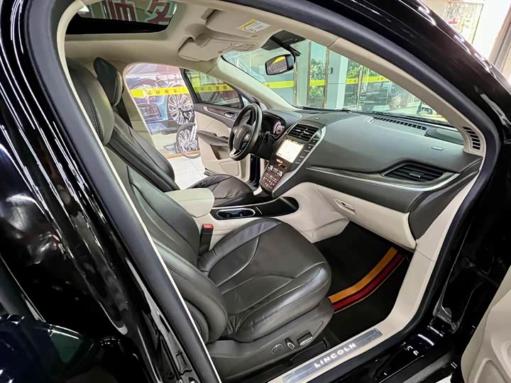 Lincoln MKC 2019 2.0 T 2 WD VI — фото 15