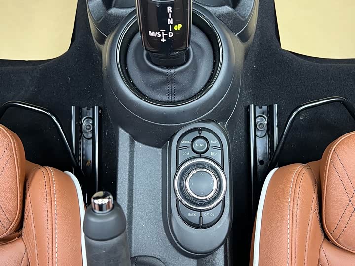 MINI Hatch — фото 15