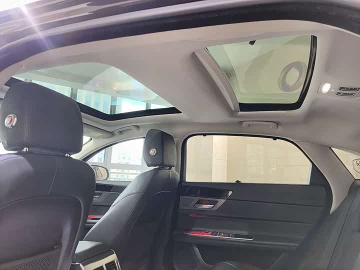 Jaguar XFL 2020 XFL 2.0 T P 200 2 WD — фото 12