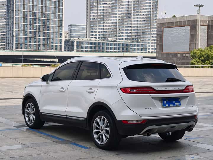 Lincoln MKC 2017 2.0 T 4 WD — фото 4