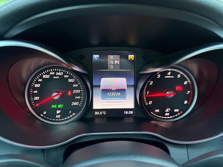 Mercedes-Benz C-Class C 180 L — фото 11