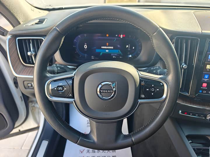 Volvo XC60 2022 B 5 4 WD — фото 13