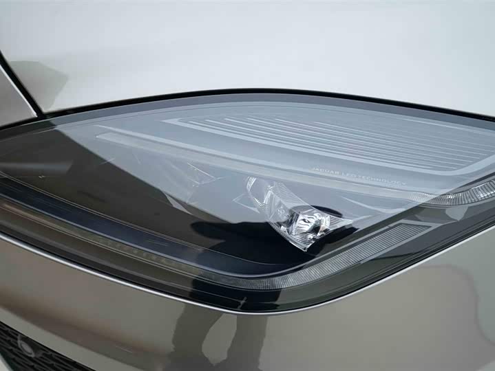 Jaguar E-PACE 2024 R-DYNAMIC S — фото 14