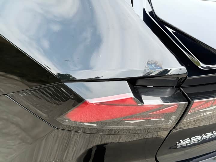 Changan UNI-V 2023 1.5 T — фото 18