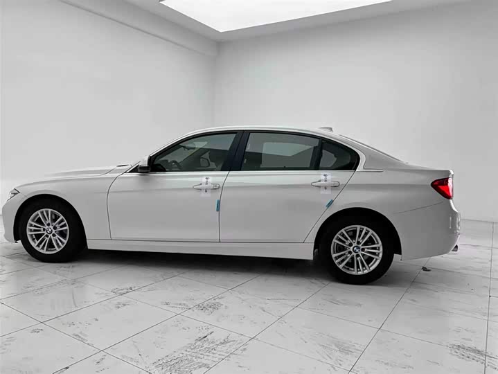 BMW 3 Series 320Li базовая — фото 7