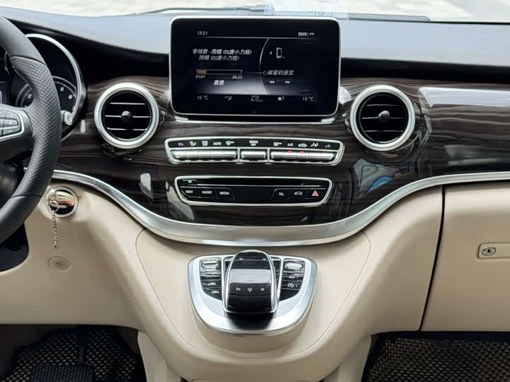 Mercedes-Benz V-Class 2016 V 260 — фото 13