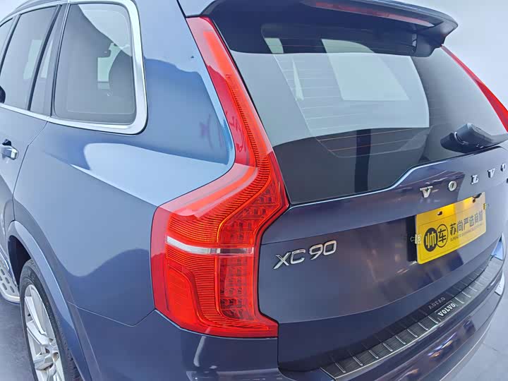 Volvo XC90 2019 T 5 V — фото 16