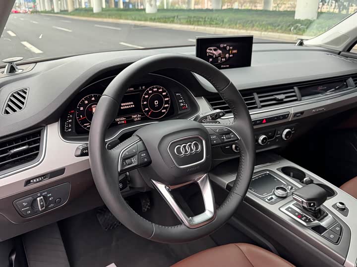 Audi Q7 2018 40 TFSI Comfort — фото 5