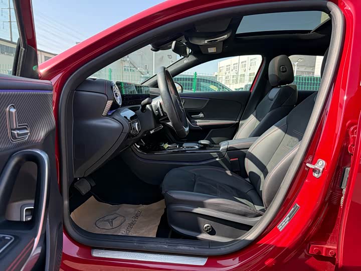 Mercedes-Benz A-Class 2024 A 200 L — фото 13