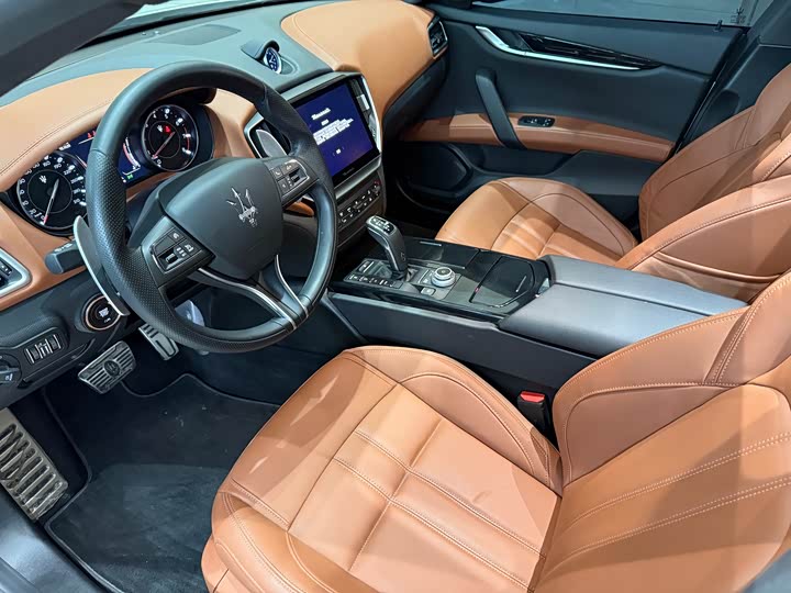 Maserati Ghibli 2023 3.0 T Modena — фото 5