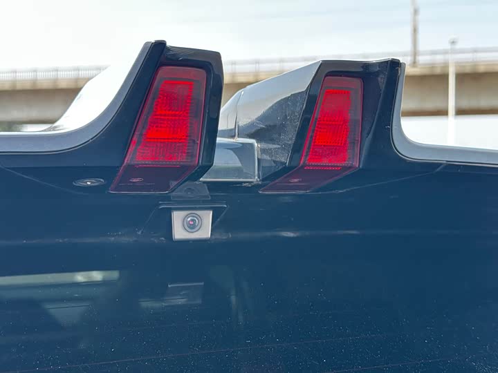 Changan UNI-K 2021 2.0 T Premium — фото 24