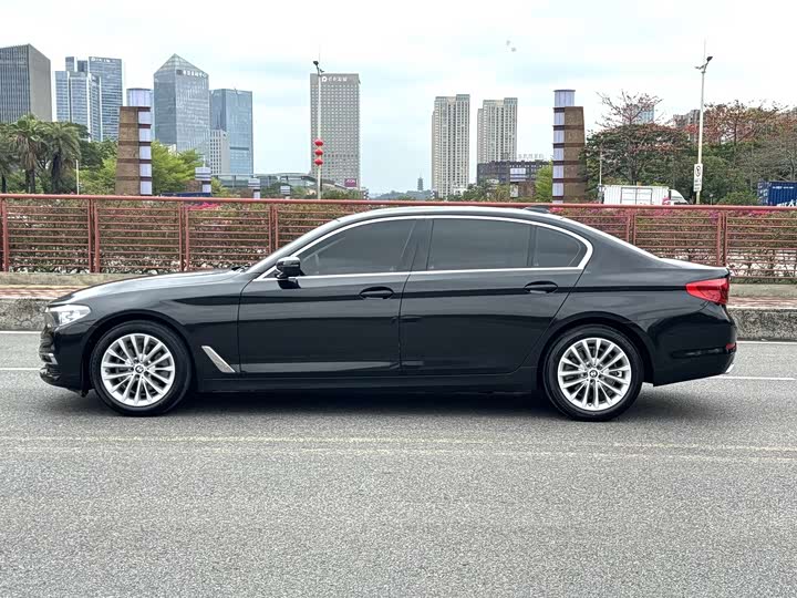BMW 5 Series 525Li люкс-пакет — фото 4