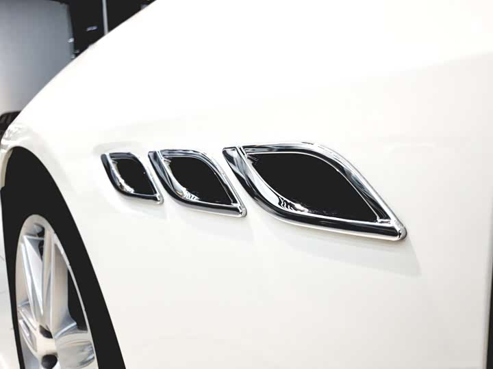 Maserati Quattroporte — фото 15