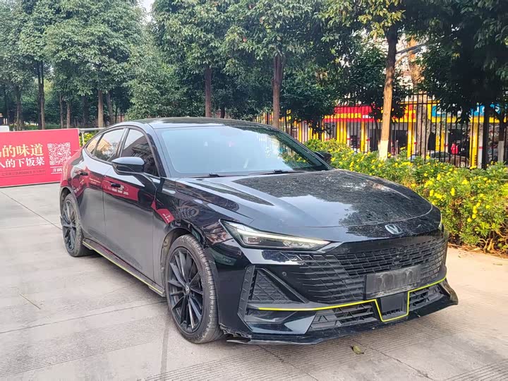 Changan UNI-V 2023 1.5 T — фото 3