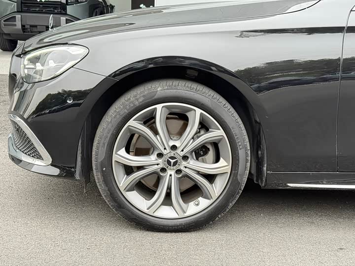 Mercedes-Benz E-Class 2020 E 300 L — фото 18