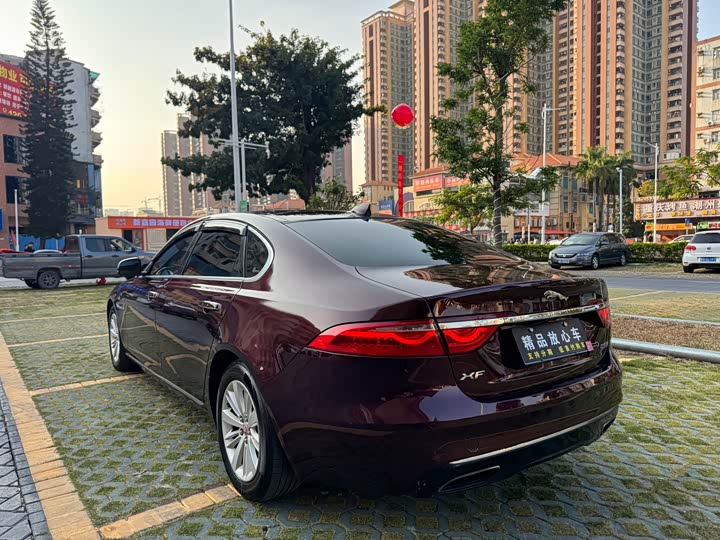 Jaguar XFL 2017 XFL 2.0 T 240 PS — фото 4