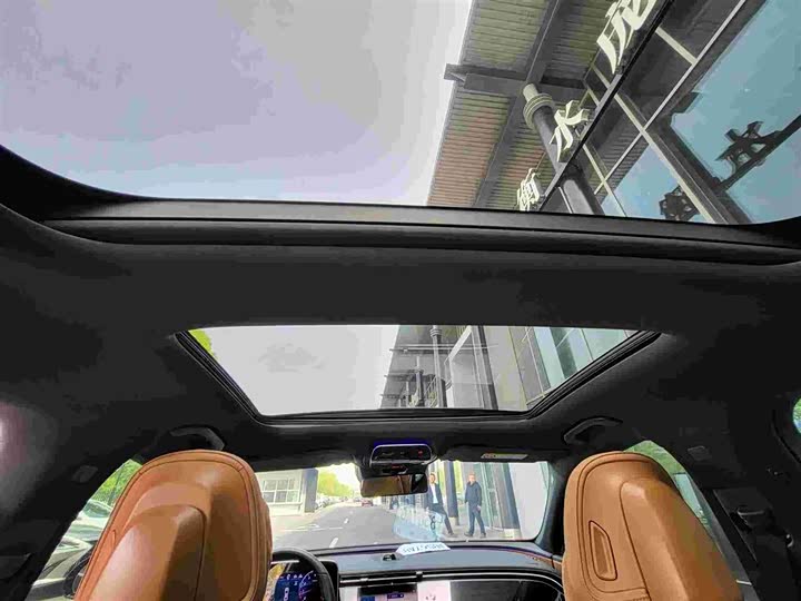 Mercedes-Benz E-Class 2024 E 300 L Luxury — фото 17